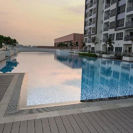 Lovina 17-11 At Harbour Bay Residences Nagoya Exterior photo